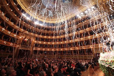  Il trionfo di The Grand Orchestral Spectacle - Un concerto epico con la presenza stellare di Chris Martin